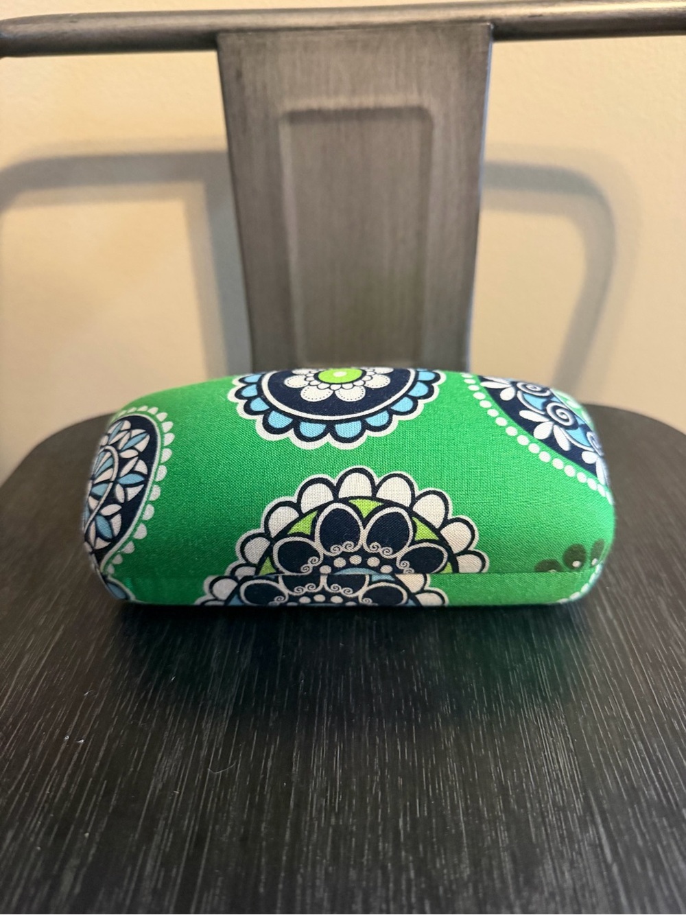 Vera Bradley Cupcakes Retired Print Eyeglass Case Green Blue Floral